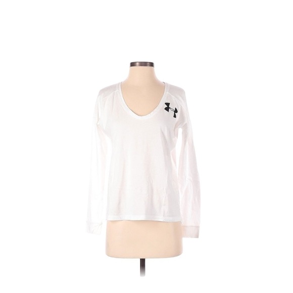Under Armour white long sleeve oversized spirit top - Picture 2 of 5